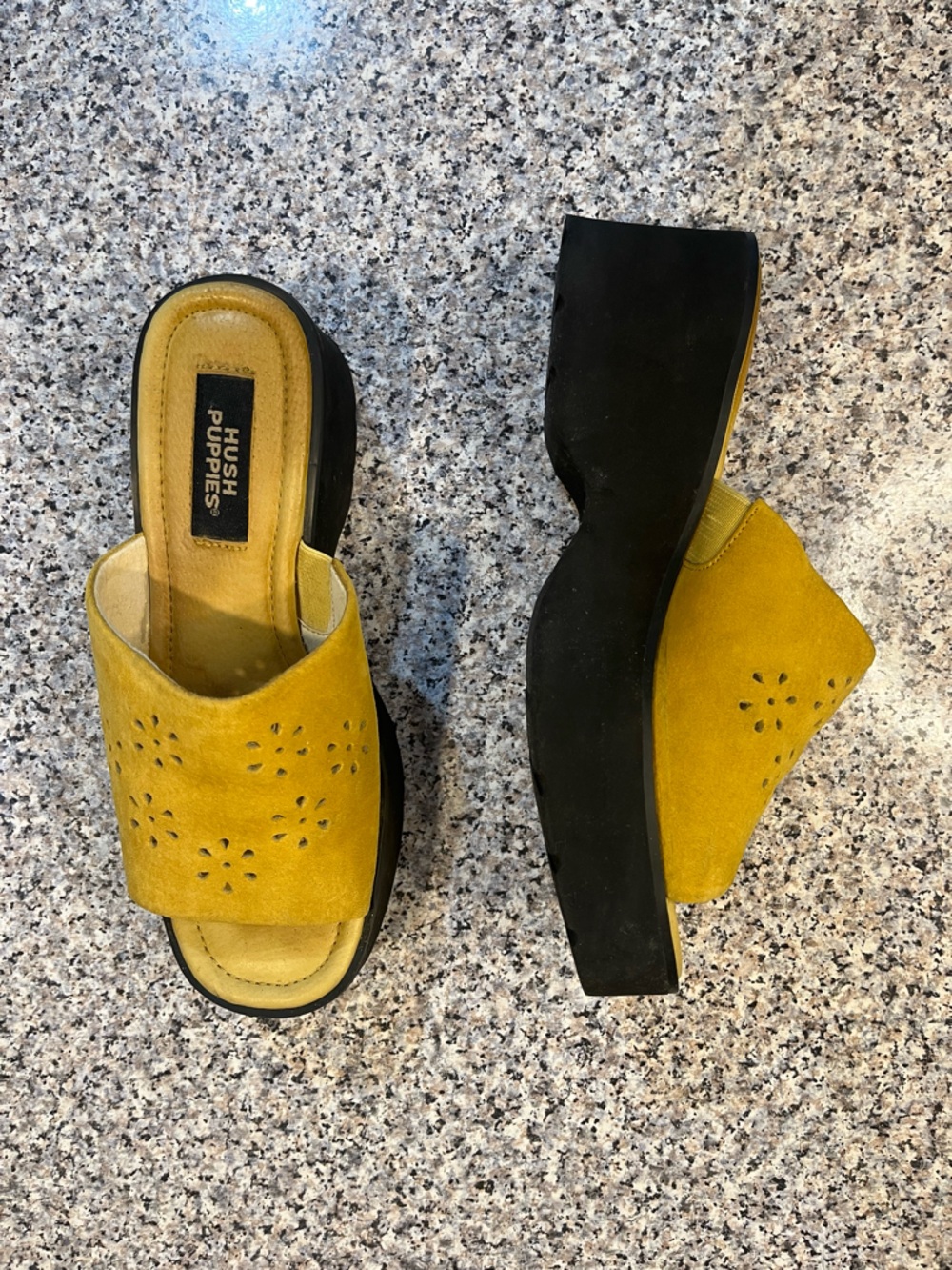 Vintage Y2K Daisy platform sandal